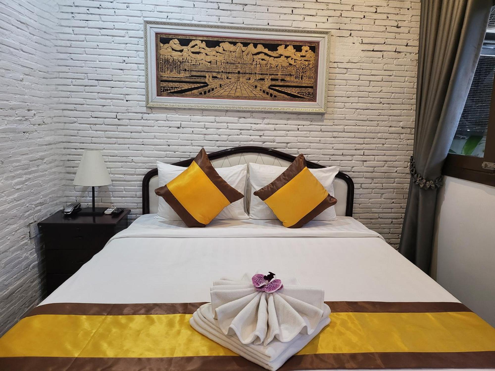 Sun Chakra Boutique Hotel Пном Пен Екстериор снимка